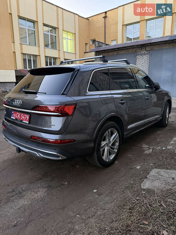 Внедорожник / Кроссовер Audi Q7 2020 в Новояворовске