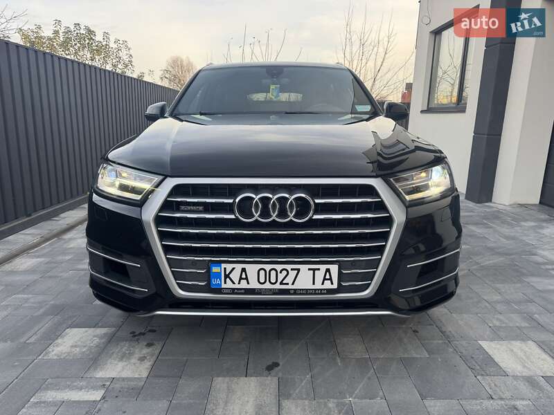 Внедорожник / Кроссовер Audi Q7 2018 в Киеве