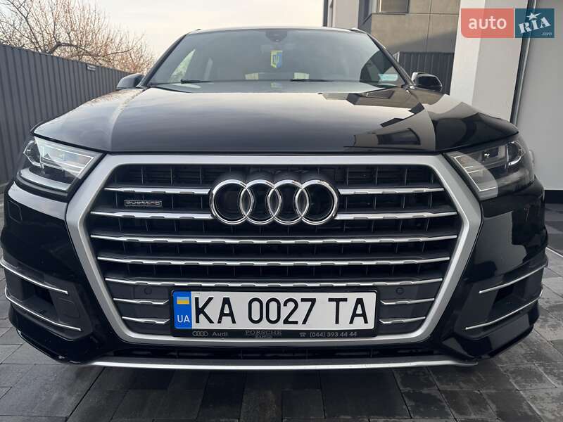 Внедорожник / Кроссовер Audi Q7 2018 в Киеве