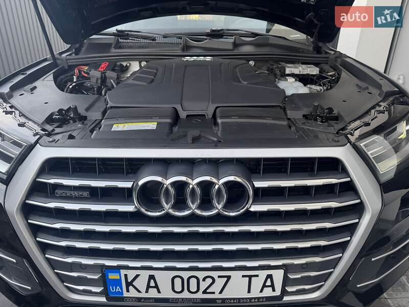 Внедорожник / Кроссовер Audi Q7 2018 в Киеве