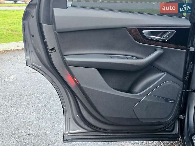 Внедорожник / Кроссовер Audi Q7 2016 в Харькове