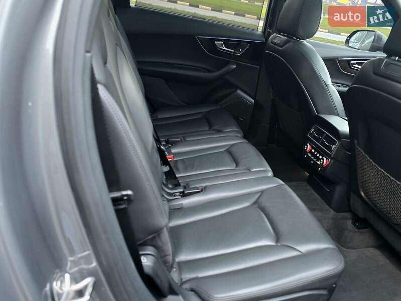 Внедорожник / Кроссовер Audi Q7 2016 в Харькове