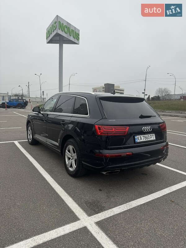 Внедорожник / Кроссовер Audi Q7 2017 в Киеве