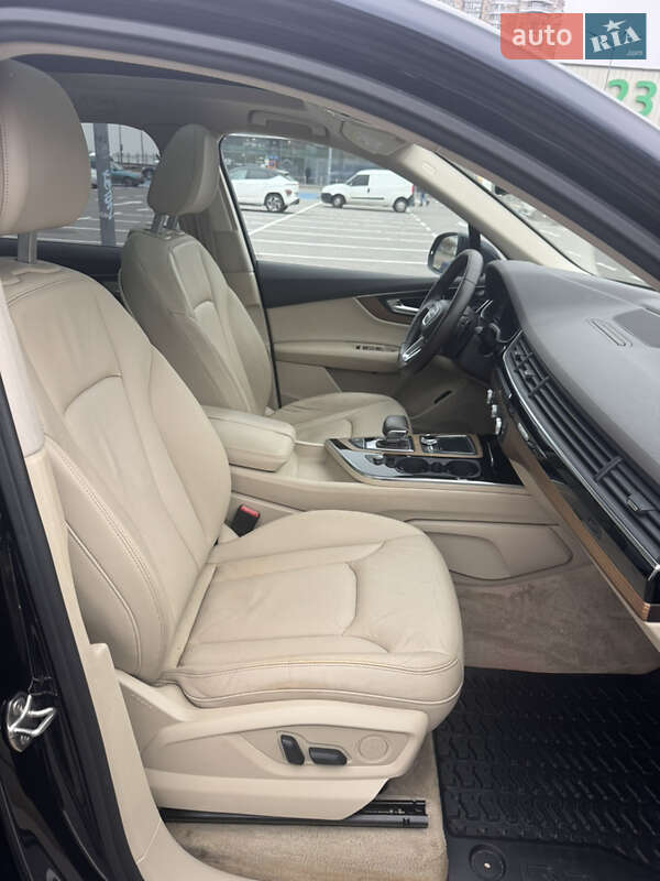 Внедорожник / Кроссовер Audi Q7 2017 в Киеве