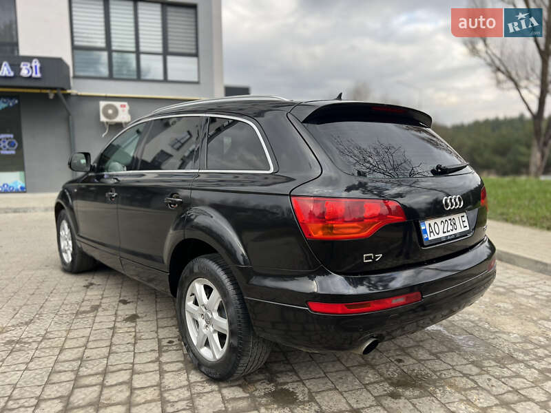 Внедорожник / Кроссовер Audi Q7 2006 в Новояворовске