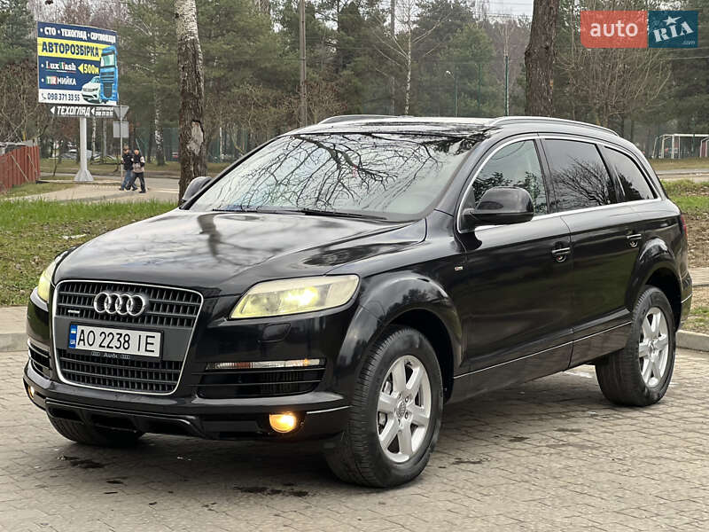 Внедорожник / Кроссовер Audi Q7 2006 в Новояворовске