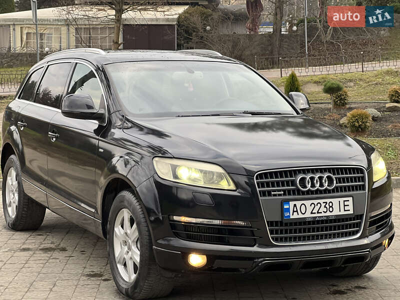 Внедорожник / Кроссовер Audi Q7 2006 в Новояворовске