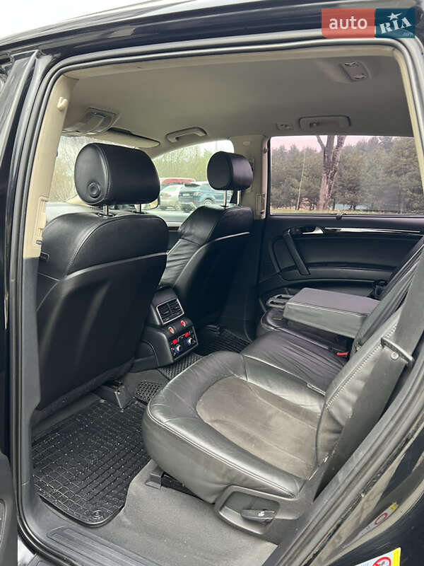 Внедорожник / Кроссовер Audi Q7 2006 в Новояворовске