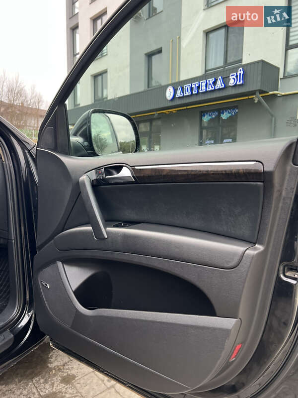 Внедорожник / Кроссовер Audi Q7 2006 в Новояворовске