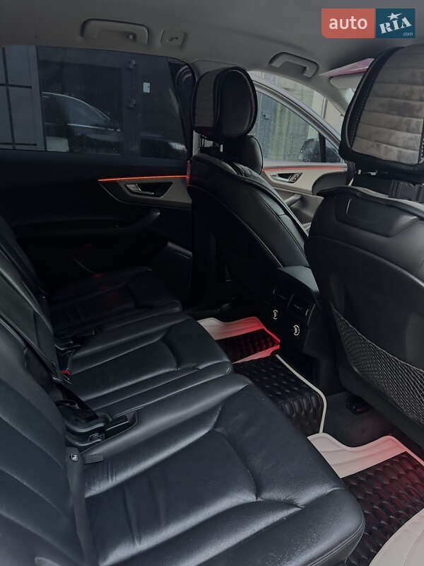 Внедорожник / Кроссовер Audi Q7 2015 в Тячеве