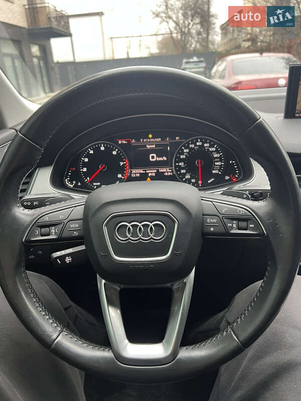 Внедорожник / Кроссовер Audi Q7 2017 в Ужгороде