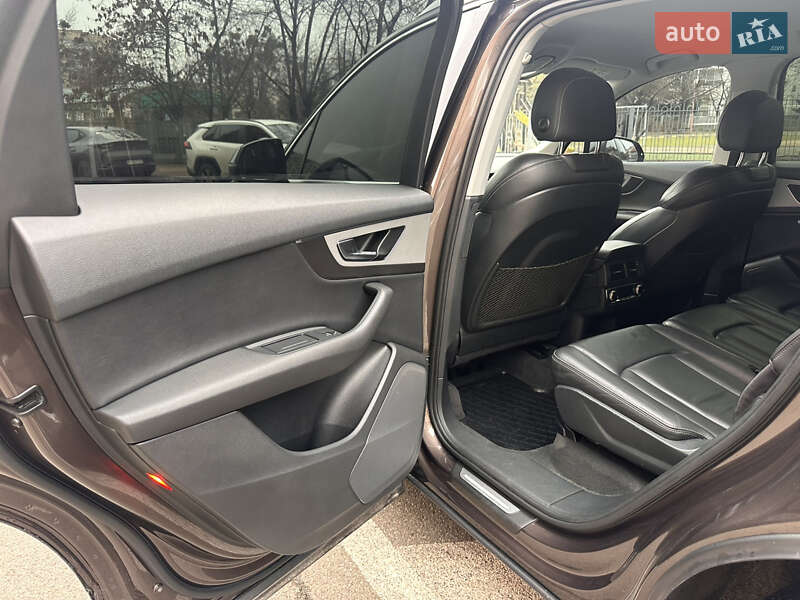 Внедорожник / Кроссовер Audi Q7 2017 в Киеве фото 10 Внедорожник / Кроссовер Audi Q7 2017 в Киеве