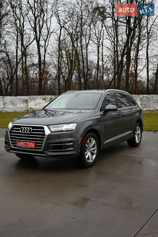 Внедорожник / Кроссовер Audi Q7 2019 в Луцке