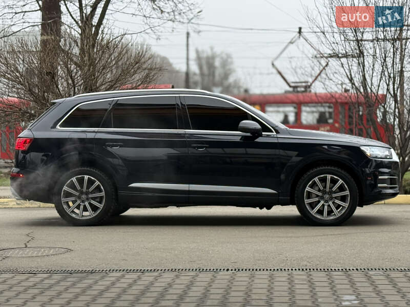 Внедорожник / Кроссовер Audi Q7 2017 в Днепре