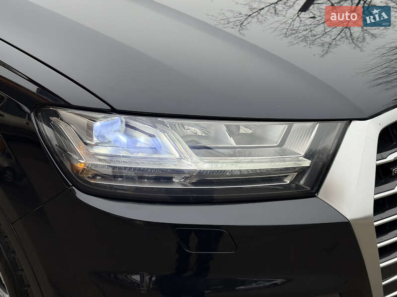 Внедорожник / Кроссовер Audi Q7 2017 в Днепре