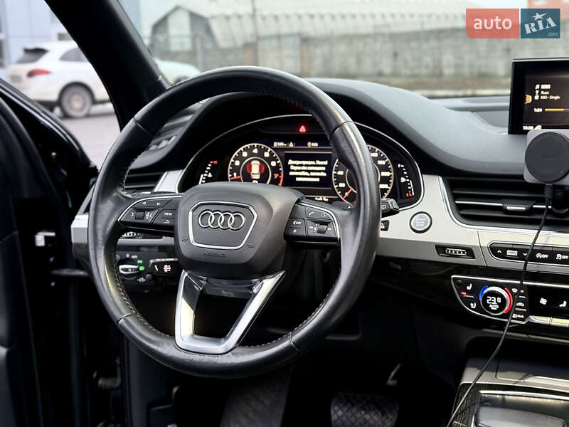 Внедорожник / Кроссовер Audi Q7 2019 в Днепре