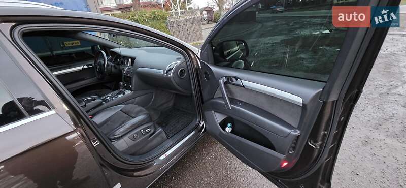 Внедорожник / Кроссовер Audi Q7 2013 в Тячеве