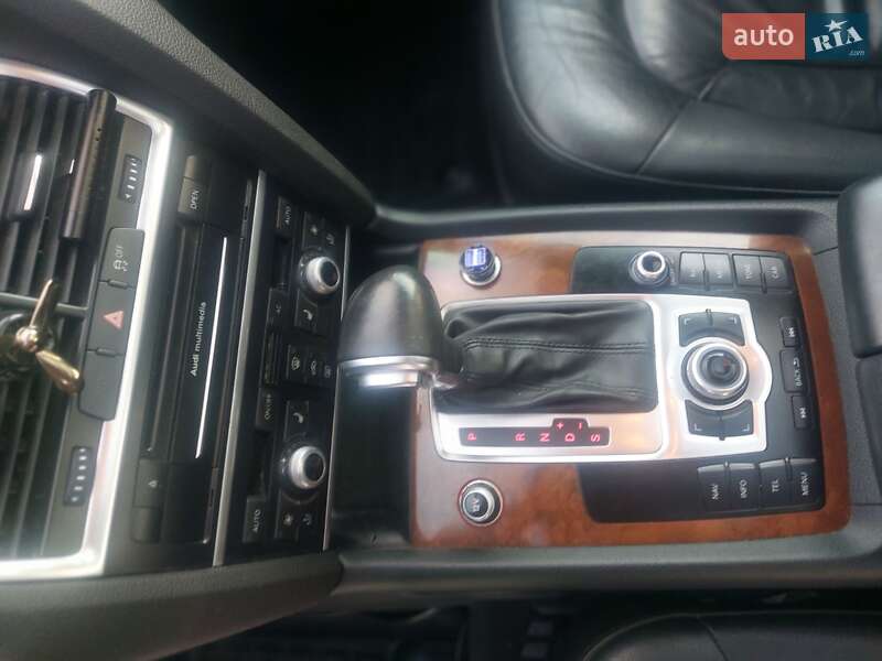 Внедорожник / Кроссовер Audi Q7 2012 в Смотриче