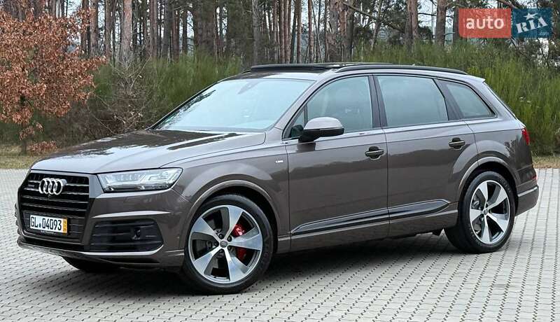 Внедорожник / Кроссовер Audi Q7 2017 в Ровно