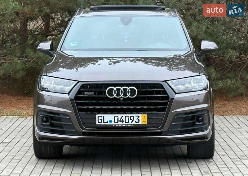 Внедорожник / Кроссовер Audi Q7 2017 в Ровно
