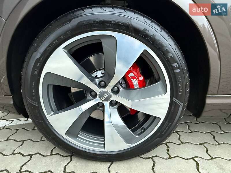 Внедорожник / Кроссовер Audi Q7 2017 в Ровно