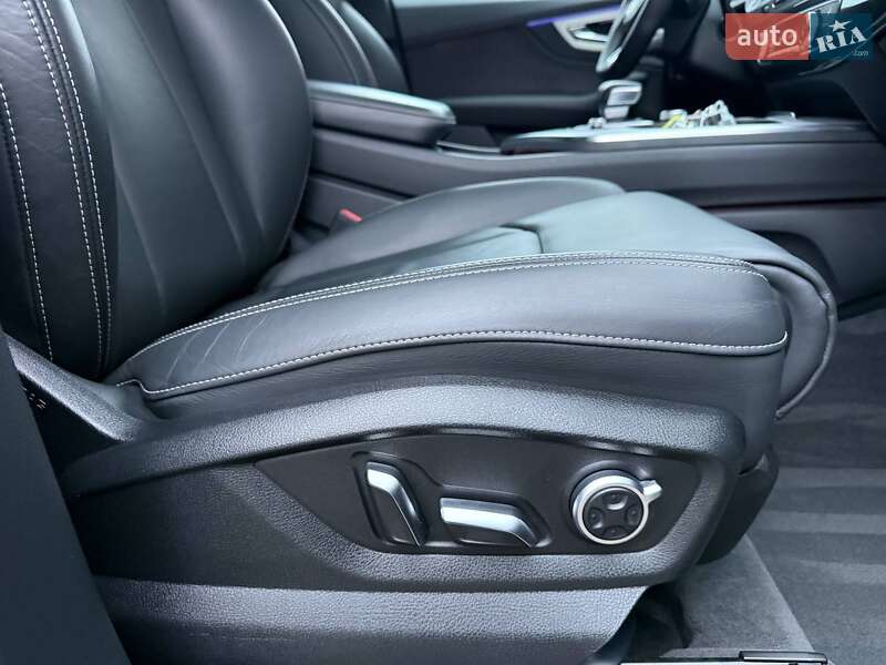 Внедорожник / Кроссовер Audi Q7 2017 в Ровно