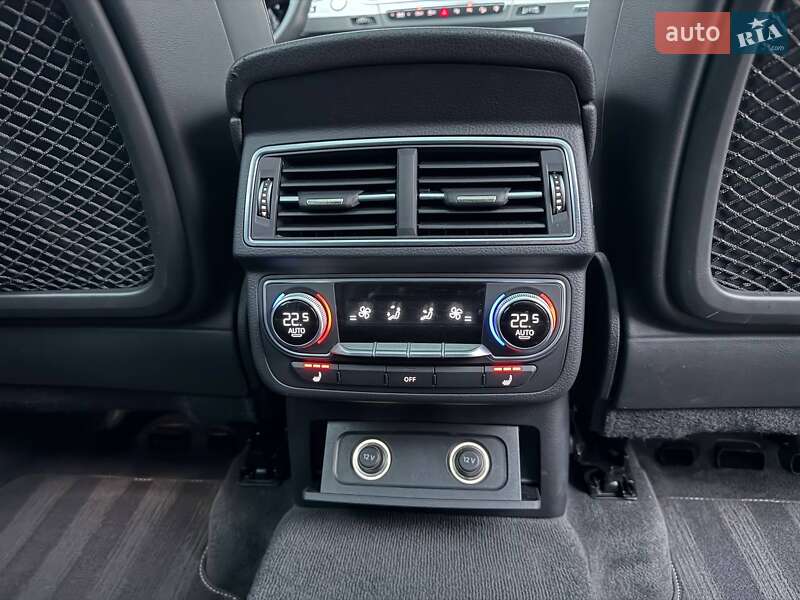 Внедорожник / Кроссовер Audi Q7 2017 в Ровно