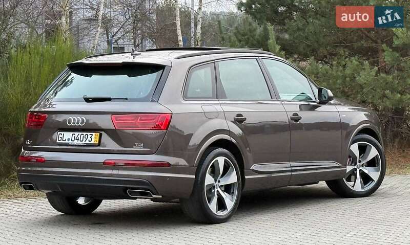 Внедорожник / Кроссовер Audi Q7 2017 в Ровно