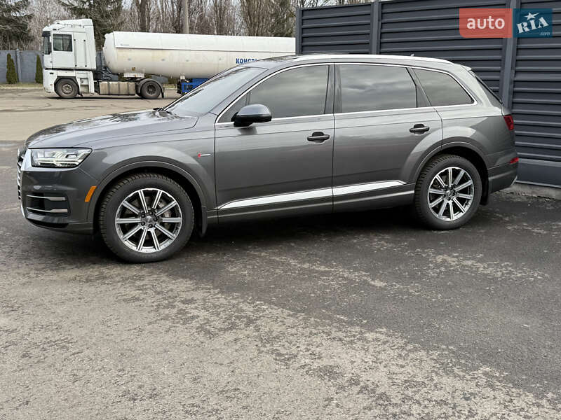 Позашляховик / Кросовер Audi Q7 2018 в Черкасах