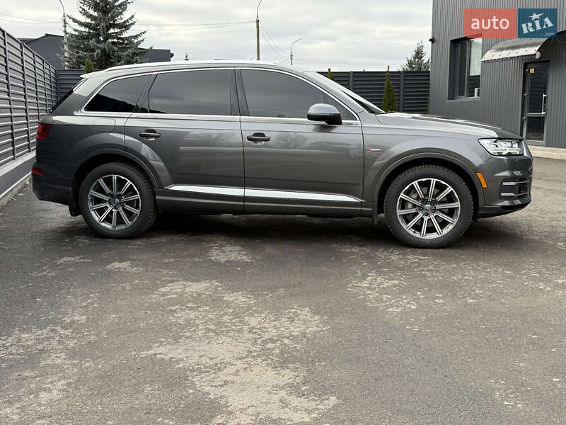 Позашляховик / Кросовер Audi Q7 2018 в Черкасах