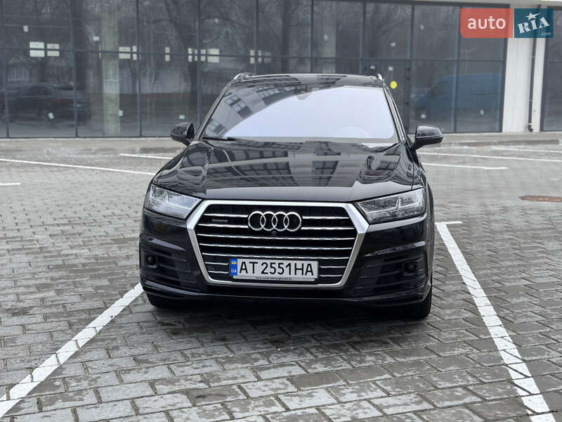 Внедорожник / Кроссовер Audi Q7 2017 в Ровно