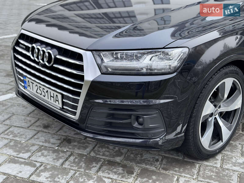 Внедорожник / Кроссовер Audi Q7 2017 в Ровно