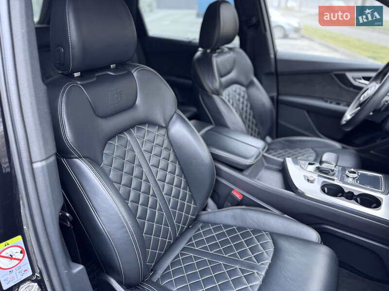 Внедорожник / Кроссовер Audi Q7 2017 в Ровно