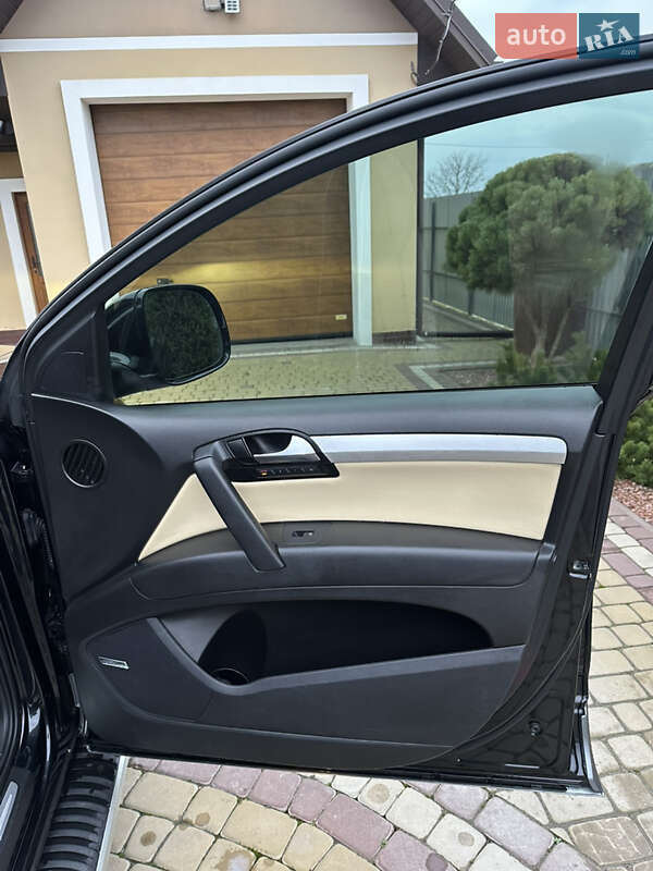 Внедорожник / Кроссовер Audi Q7 2009 в Млинове