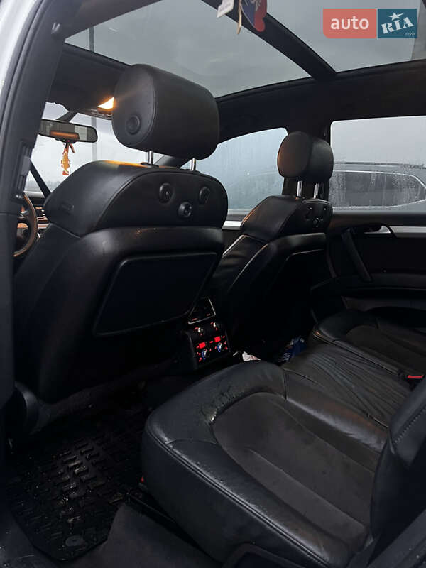 Внедорожник / Кроссовер Audi Q7 2012 в Хусте