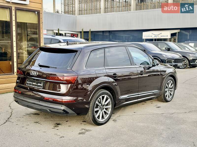 Внедорожник / Кроссовер Audi Q7 2022 в Киеве