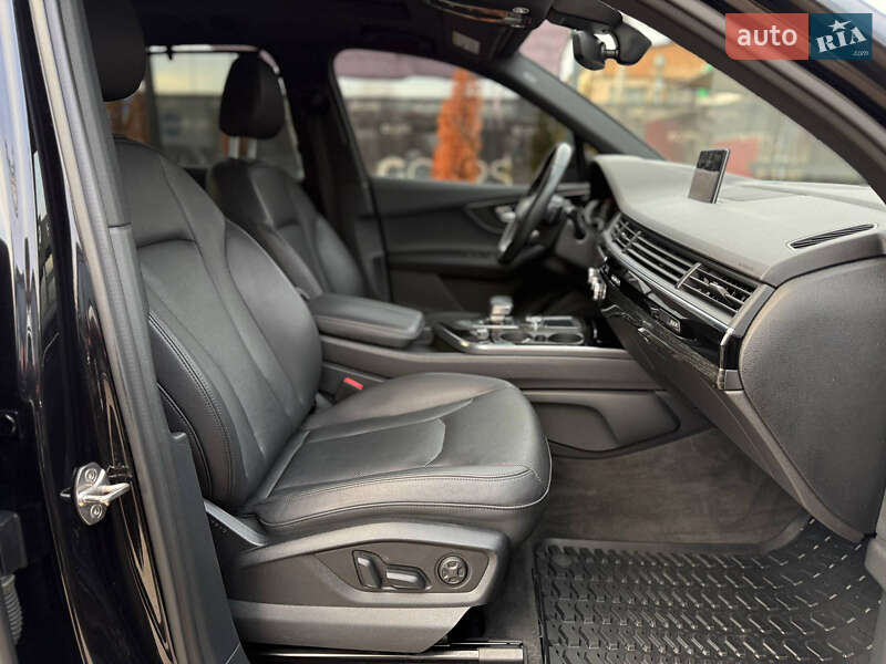 Внедорожник / Кроссовер Audi Q7 2017 в Киеве