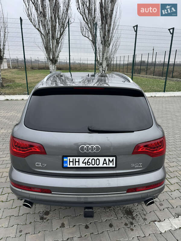 Внедорожник / Кроссовер Audi Q7 2015 в Измаиле