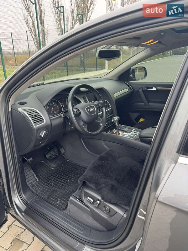 Внедорожник / Кроссовер Audi Q7 2015 в Измаиле