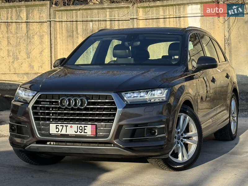 Внедорожник / Кроссовер Audi Q7 2017 в Ровно