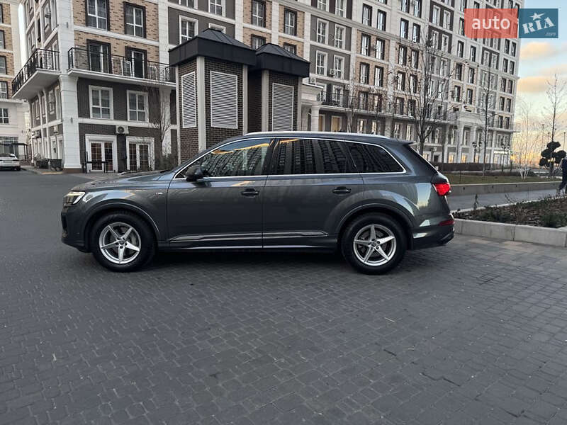 Позашляховик / Кросовер Audi Q7 2024 в Києві фото 13 Позашляховик / Кросовер Audi Q7 2024 в Києві
