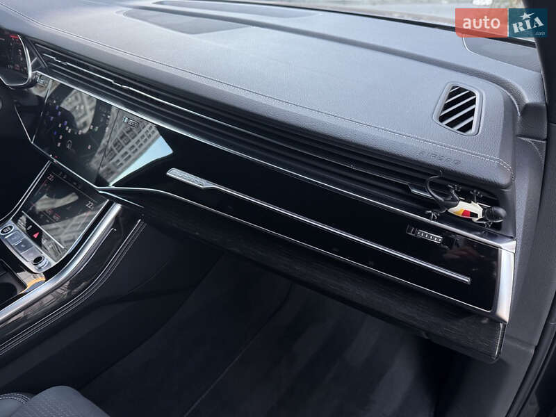 Позашляховик / Кросовер Audi Q7 2024 в Києві фото 20 Позашляховик / Кросовер Audi Q7 2024 в Києві