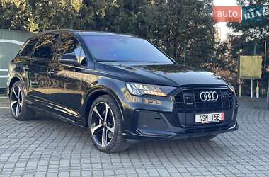 Позашляховик / Кросовер Audi Q7 2021 в Чернівцях