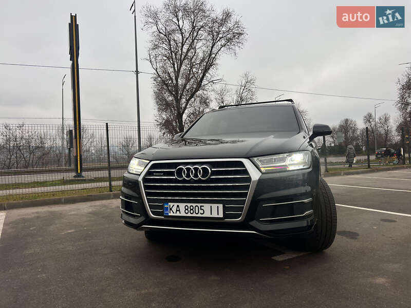 Внедорожник / Кроссовер Audi Q7 2019 в Киеве