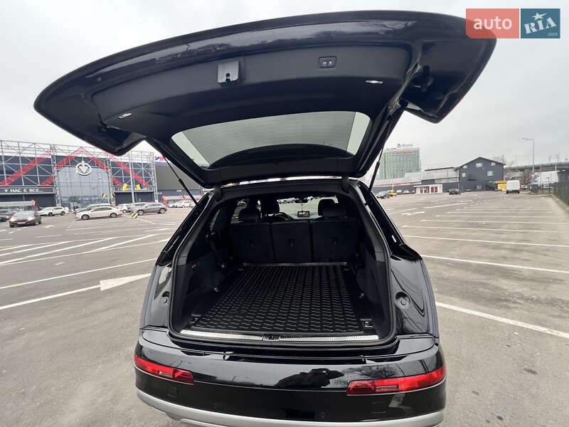 Внедорожник / Кроссовер Audi Q7 2019 в Киеве