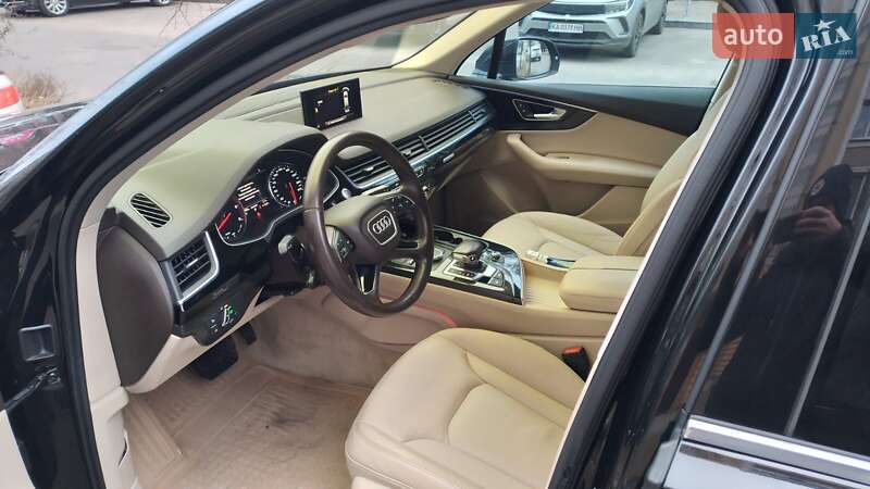 Внедорожник / Кроссовер Audi Q7 2015 в Киеве