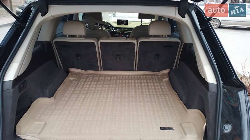 Внедорожник / Кроссовер Audi Q7 2015 в Киеве