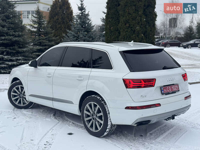 Внедорожник / Кроссовер Audi Q7 2019 в Киеве