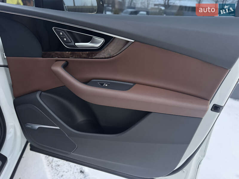 Внедорожник / Кроссовер Audi Q7 2019 в Киеве