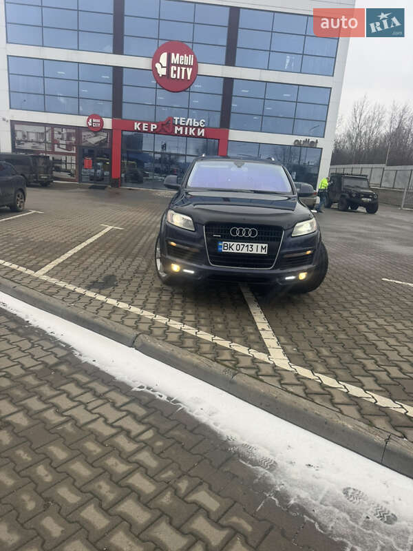 Внедорожник / Кроссовер Audi Q7 2008 в Черновцах